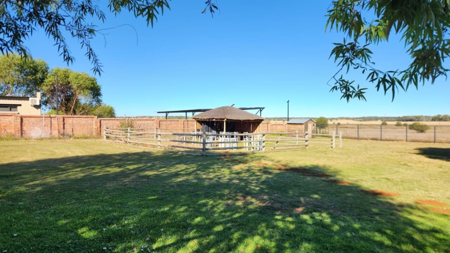 6 Bedroom Property for Sale in Groenvlei Free State